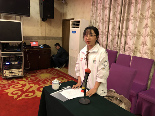 员工代表李雨霆同学发言_副本.jpg 员工代表李雨霆同学发言_副本.jpg